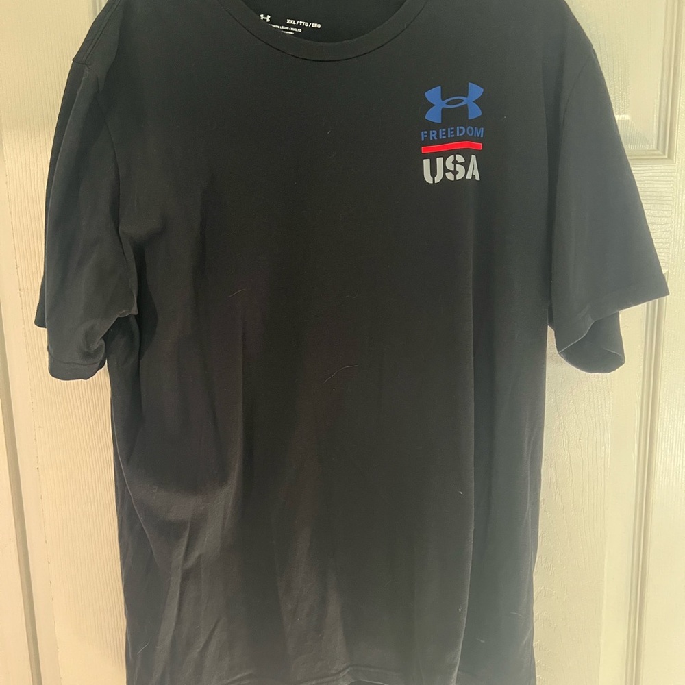 Under Armour Men's Black Tee XXL